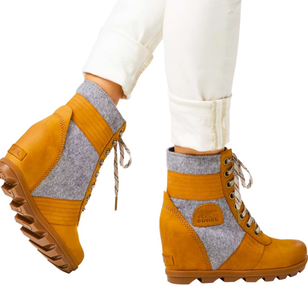 NWOT SOREL Women’s Lexi Wedge Felt Boots
